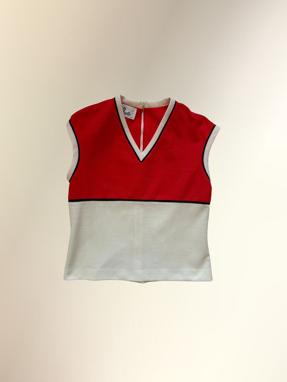 1970s Butte Red Cream Colorblock V Neck Sleeveless Knit Shell Top Women's M